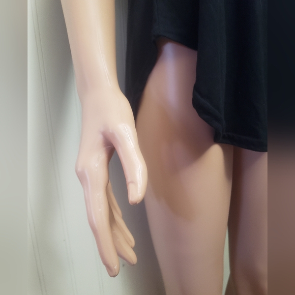 Black and White HBO Game of Thrones "I Drink and I Know Things" Tank Top… - Picture 8 of 9